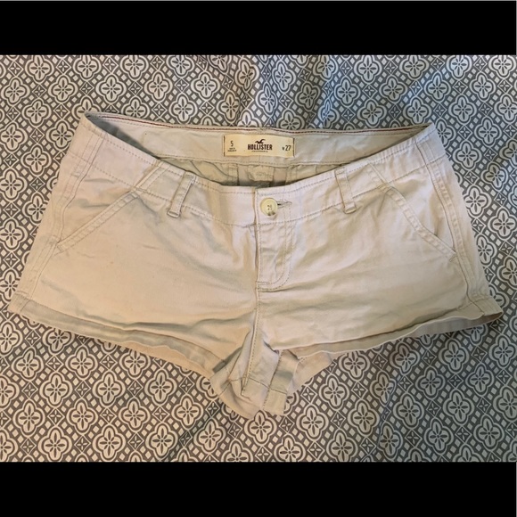 Hollister Light Beige Low Rise Shorts - Picture 1 of 3